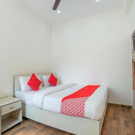 Готель Oyo 67163 Anantham Residency Narendra Nagar Екстер'єр фото