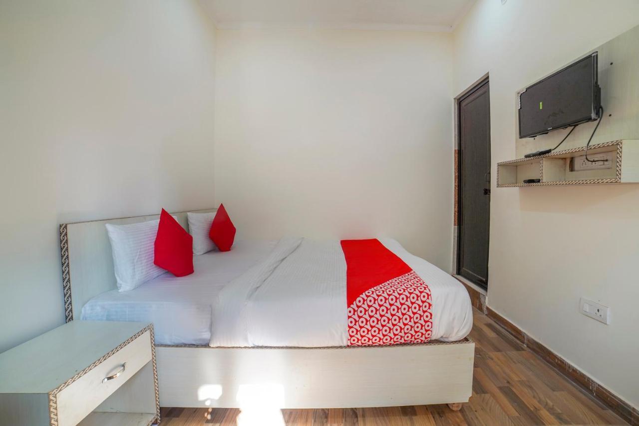 Готель Oyo 67163 Anantham Residency Narendra Nagar Екстер'єр фото