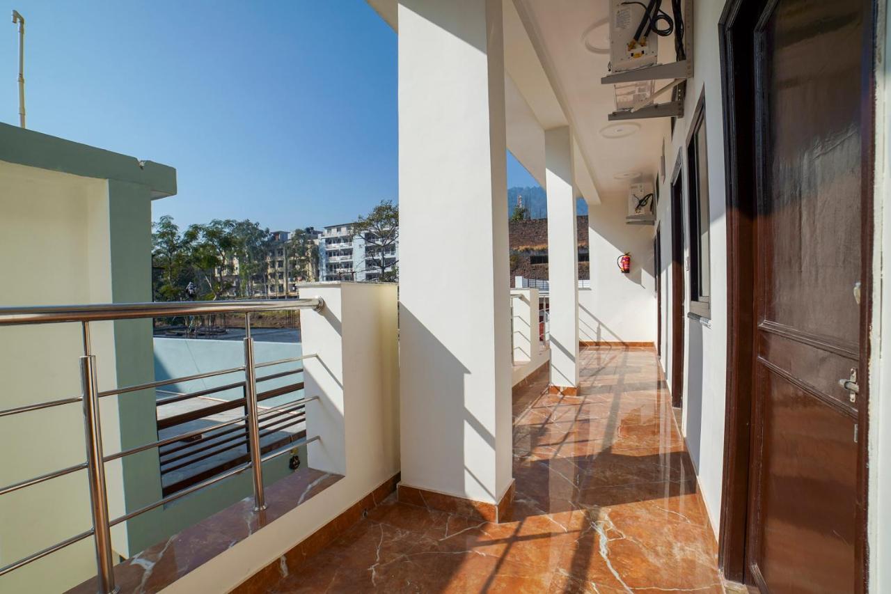 Готель Oyo 67163 Anantham Residency Narendra Nagar Екстер'єр фото