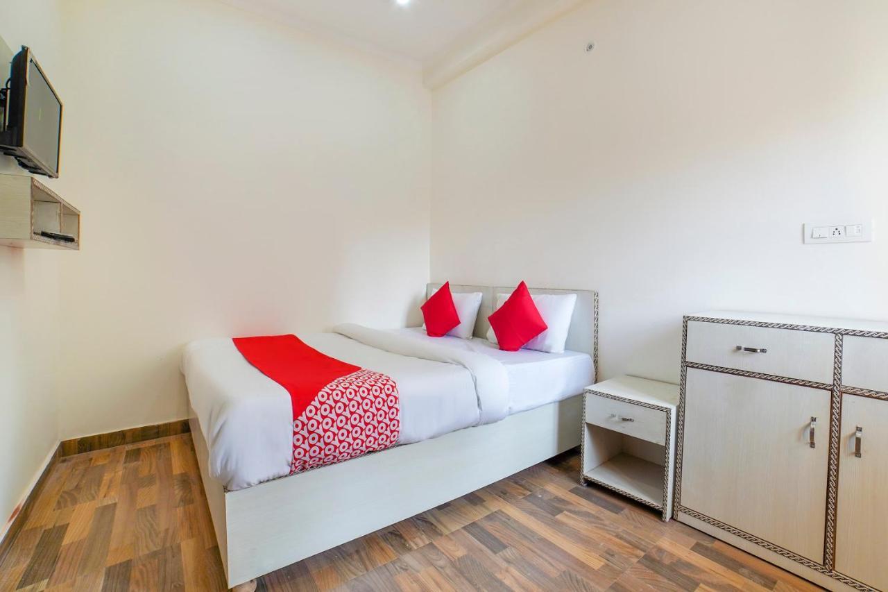 Готель Oyo 67163 Anantham Residency Narendra Nagar Екстер'єр фото
